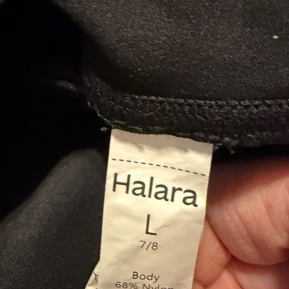 EUC large 7/8 Black High-Waisted Leggings with pockets - Picture 2 of 3